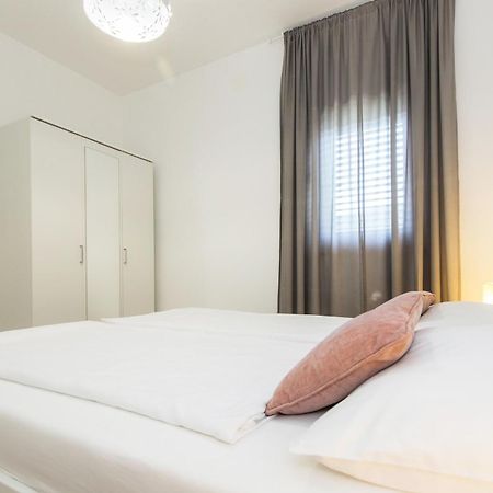 לאבין Istria Sea Side Apartment 210 & 209 מראה חיצוני תמונה